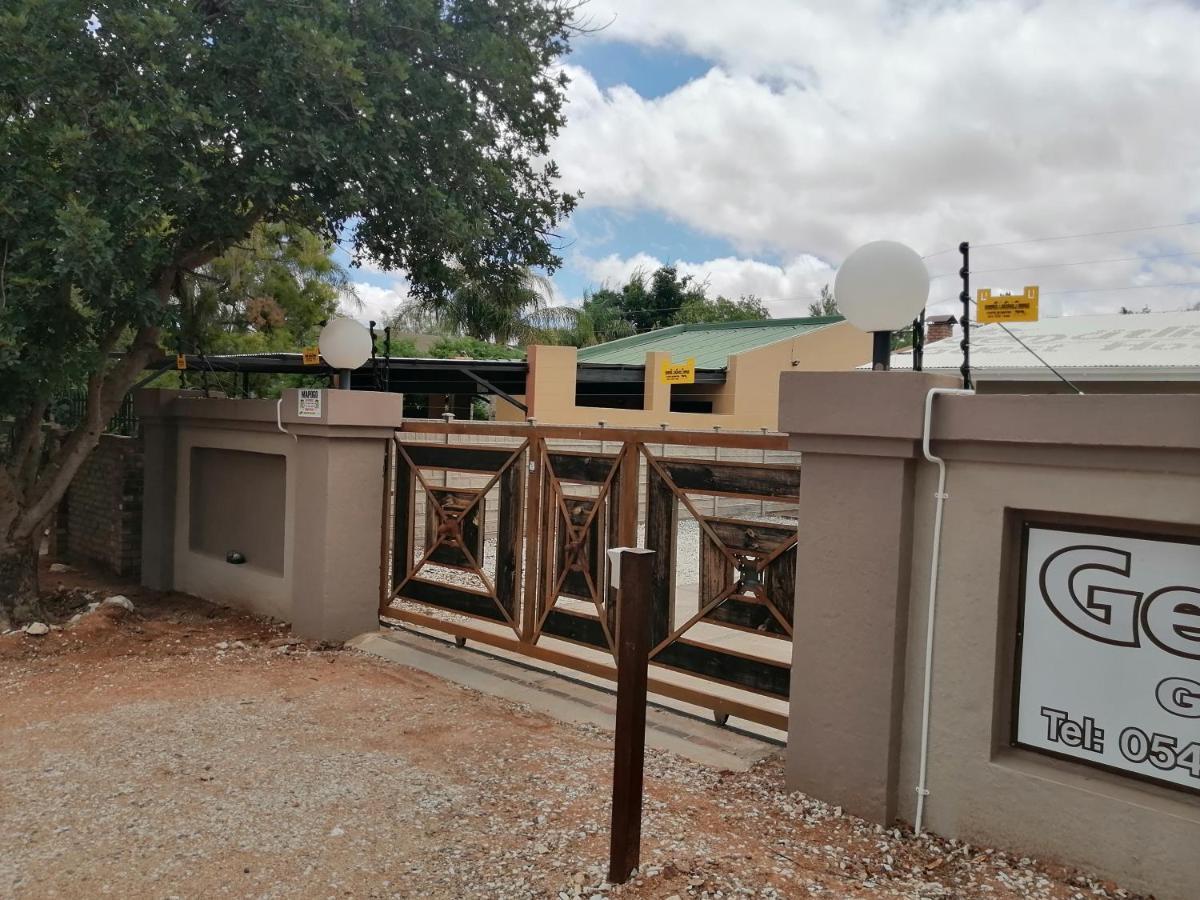 Gemutlich Guesthouse Upington Exterior photo