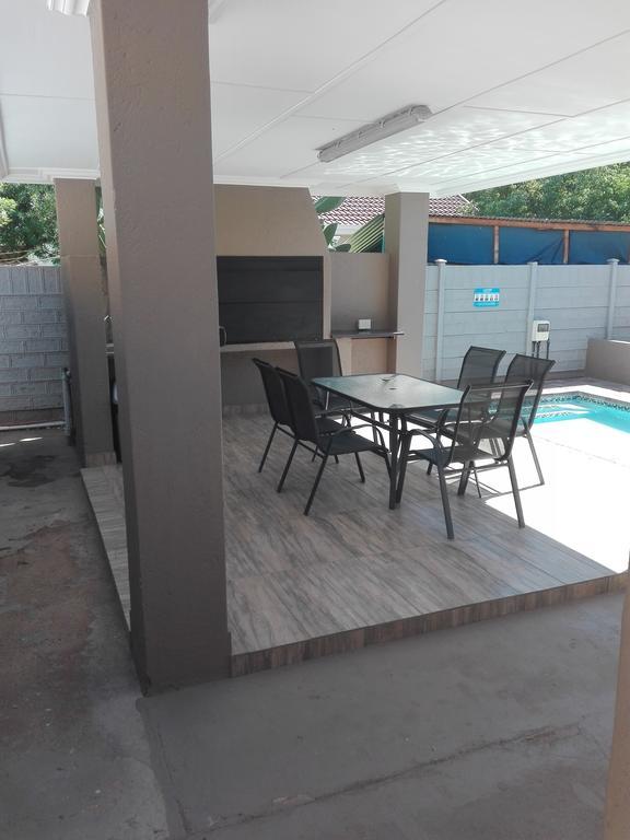 Gemutlich Guesthouse Upington Exterior photo